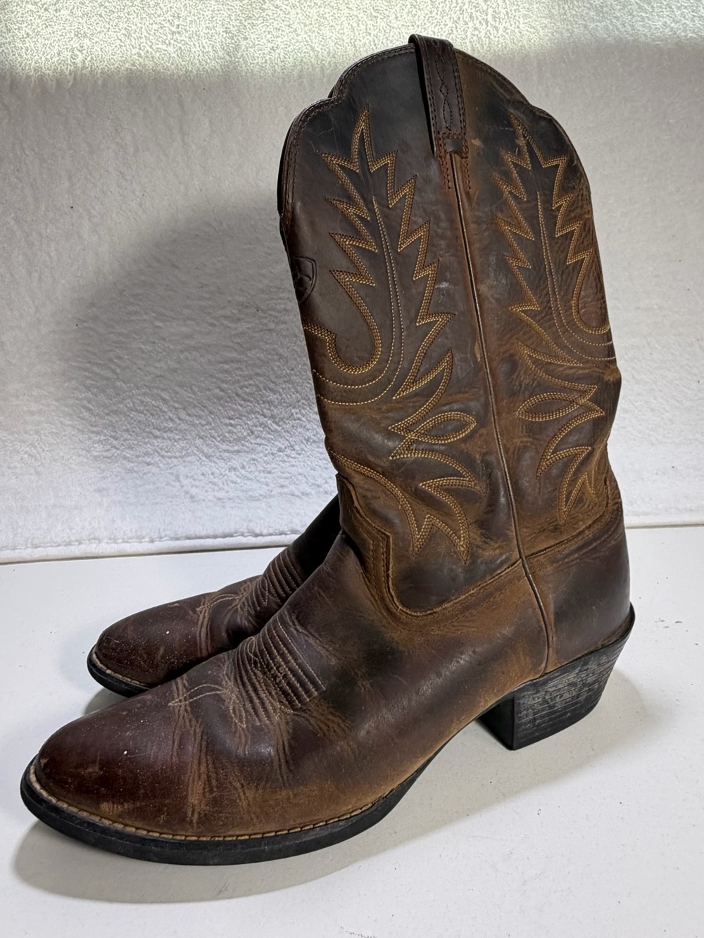 Vintage Ariat Mens 8.5 Brown Leather Western Cowboy Boots Distressed Racher